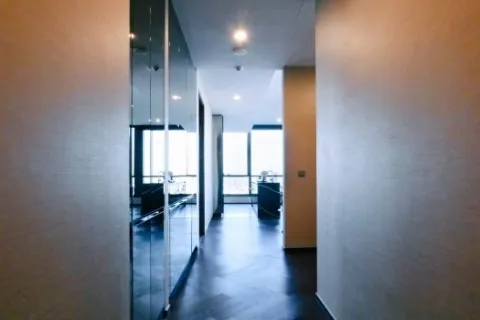 Condominio de 3 dormitorios en Khlong Toei, Bangkok, Tailandia № 214395 - foto 16