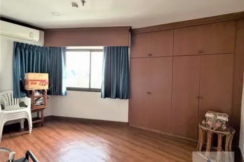 Condominio de 3 dormitorios en Watthana, Bangkok, Tailandia № 214400 - foto 4