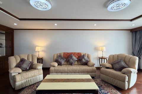 Condo à Khlong Toei, Bangkok, Thaïlande, 3 chambres № 201325 - photo 6