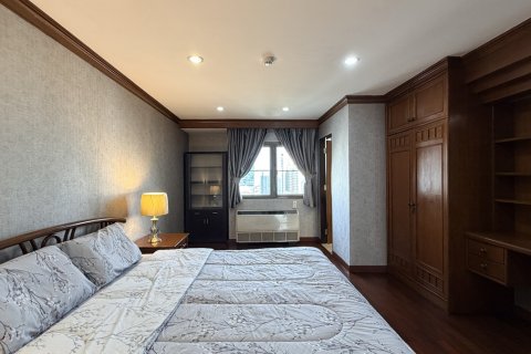 Condo à Khlong Toei, Bangkok, Thaïlande, 3 chambres № 201325 - photo 14