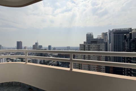 Condo à Khlong Toei, Bangkok, Thaïlande, 3 chambres № 201325 - photo 12
