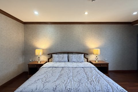 Condo à Khlong Toei, Bangkok, Thaïlande, 3 chambres № 201325 - photo 15