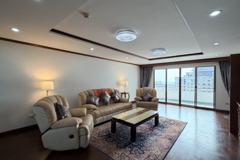 Condo à Khlong Toei, Bangkok, Thaïlande, 3 chambres № 201325 - photo 7