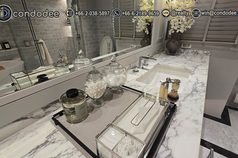 Condo in Watthana, Bangkok, Thailand, 3 bedrooms № 201328 - photo 9