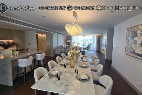 Condo in Watthana, Bangkok, Thailand, 3 bedrooms  № 201328