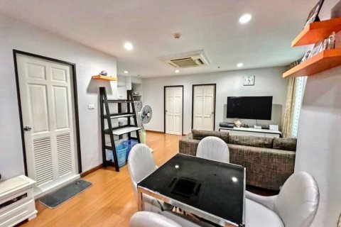 Condo in Bangkok, Thailand, 2 bedrooms  № 116863 - photo 1