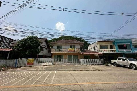 Дом в Чиангмае, Таиланд с 4 спальнями  № 171013