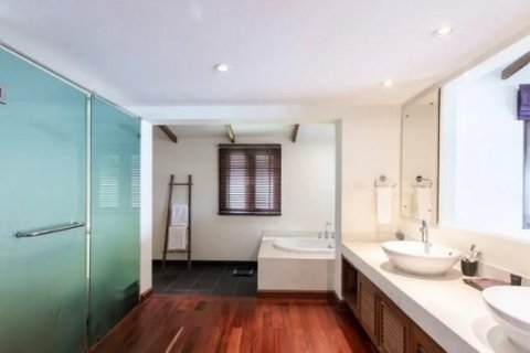 Villa in Phuket, Thailand 3 bedrooms № 171015 - photo 13