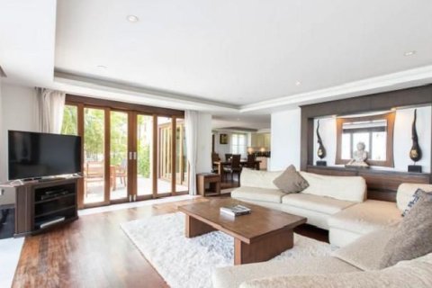 Villa in Phuket, Thailand 3 bedrooms № 171015 - photo 16