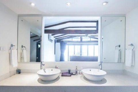 Villa in Phuket, Thailand 3 bedrooms № 171015 - photo 19