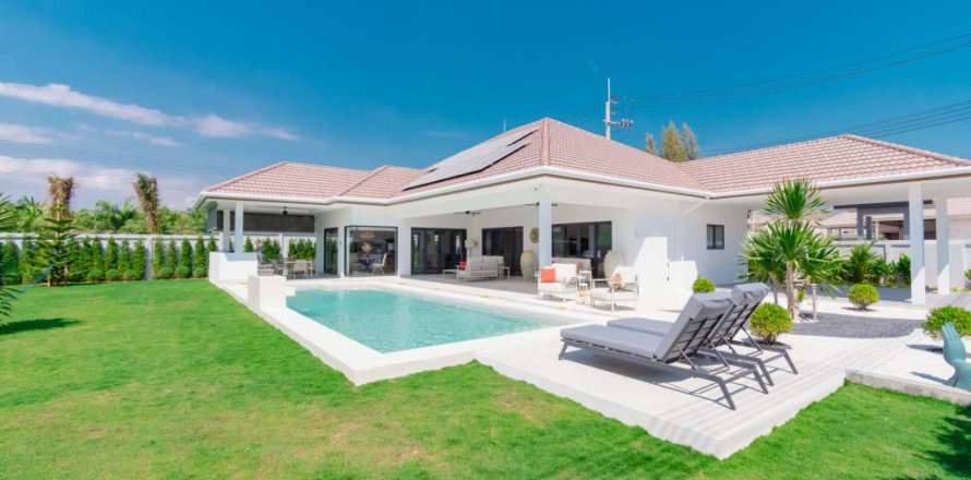 Villa in Hua Hin, Thailand 3 bedrooms № 116856