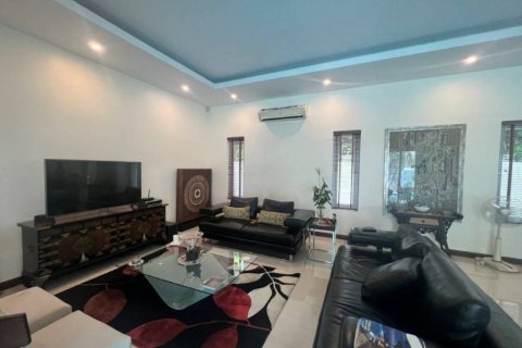 Villa in Cha-am, Thailand 4 bedrooms № 116859 - photo 2