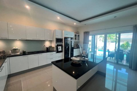 Villa in Cha-am, Thailand 4 bedrooms № 116859 - photo 8