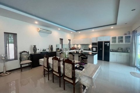 Villa in Cha-am, Thailand 4 bedrooms № 116859 - photo 5