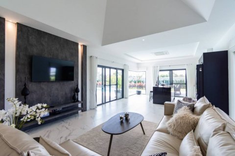 Villa in Hua Hin, Thailand 3 bedrooms № 116855 - photo 6