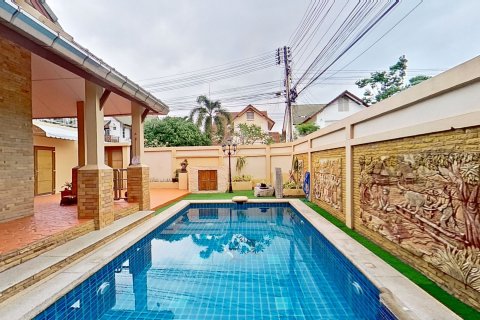 Villa in Pattaya, Thailand 5 bedrooms № 150029 - photo 3