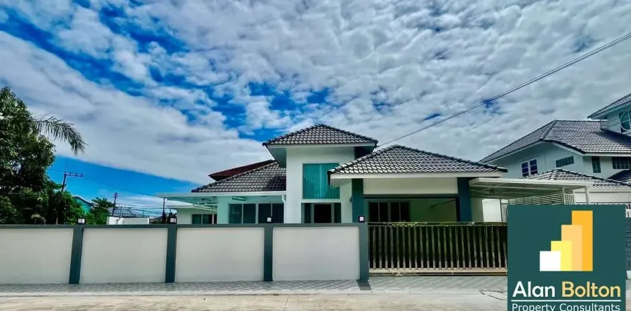 Casa de 3 dormitorios en Pattaya, Tailandia № 211440
