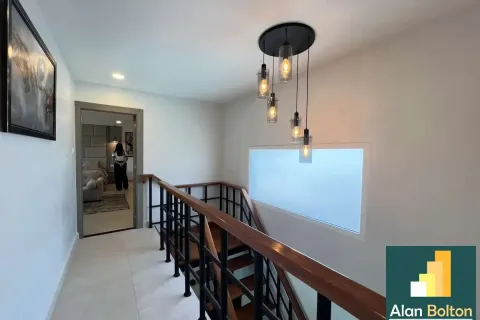 Casa de 4 dormitorios en Pattaya, Tailandia № 211439 - foto 6