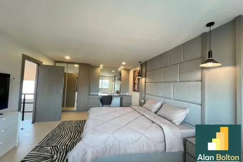 Casa de 4 dormitorios en Pattaya, Tailandia № 211439 - foto 9