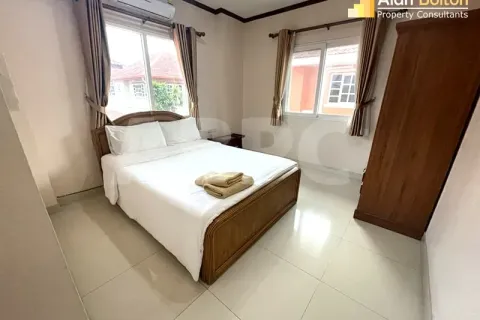 Casa de 5 dormitorios en Jomtien Beach, Pattaya, Tailandia № 211438 - foto 3