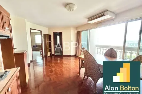 Casa de 4 dormitorios en Jomtien Beach, Pattaya, Tailandia № 211441 - foto 7