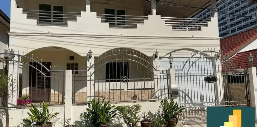 Casa de 4 dormitorios en Jomtien Beach, Pattaya, Tailandia № 211441