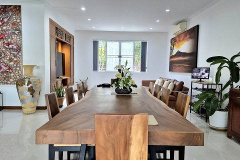 Villa in Pattaya, Thailand 5 bedrooms № 171858 - photo 11