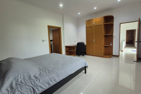 Villa in Pattaya, Thailand 5 bedrooms № 171858 - photo 23
