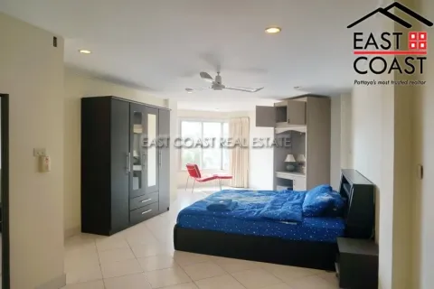 Condominio de 2 dormitorios en Pattaya, Tailandia № 213282 - foto 4