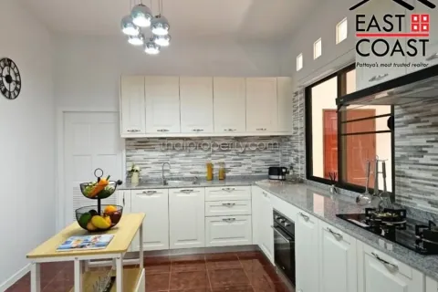 Casa de 3 dormitorios en Pattaya, Tailandia № 213277 - foto 7