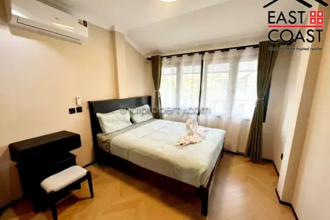 Casa de 4 dormitorios en Jomtien Beach, Pattaya, Tailandia № 213279 - foto 16