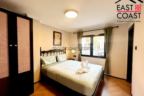 Casa de 4 dormitorios en Jomtien Beach, Pattaya, Tailandia № 213279 - foto 17