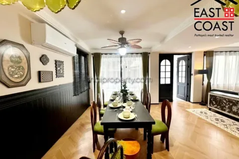 Casa de 4 dormitorios en Jomtien Beach, Pattaya, Tailandia № 213279 - foto 11