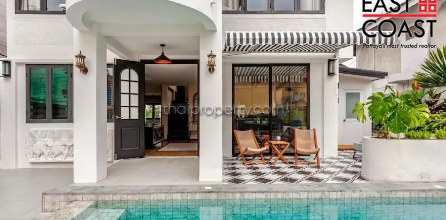 Casa de 4 dormitorios en Jomtien Beach, Pattaya, Tailandia № 213279