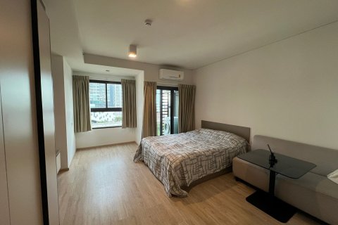 Студия в кондо в Кхлонг Сане, Бангкок, Таиланд № 156033 - фото 1