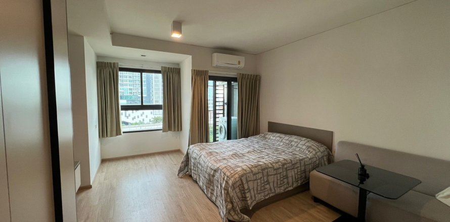 Студия в кондо в Кхлонг Сане, Бангкок, Таиланд № 156033