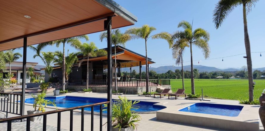 Maison à Chiang Mai, Thaïlande 6 chambres № 161223