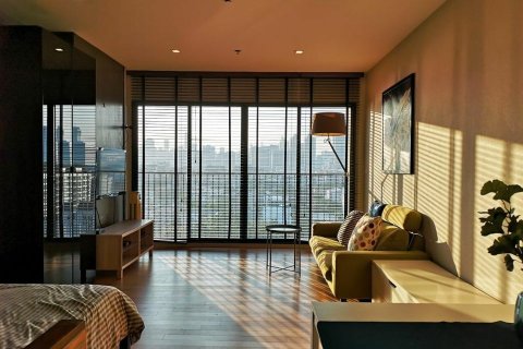 Studio in the Condo in Watthana, Bangkok, Thailand  № 161219