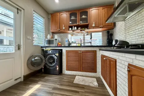 House in Pak Kret, Thailand 3 bedrooms № 159082 - photo 10