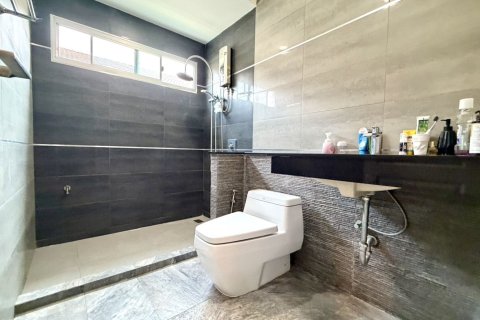 House in Pak Kret, Thailand 3 bedrooms № 159082 - photo 13