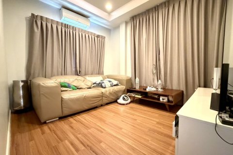 House in Pak Kret, Thailand 3 bedrooms № 159082 - photo 14
