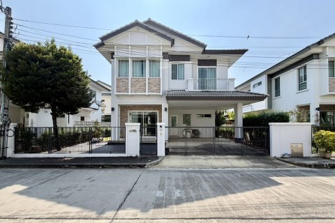 House in Pak Kret, Thailand 3 bedrooms № 159082