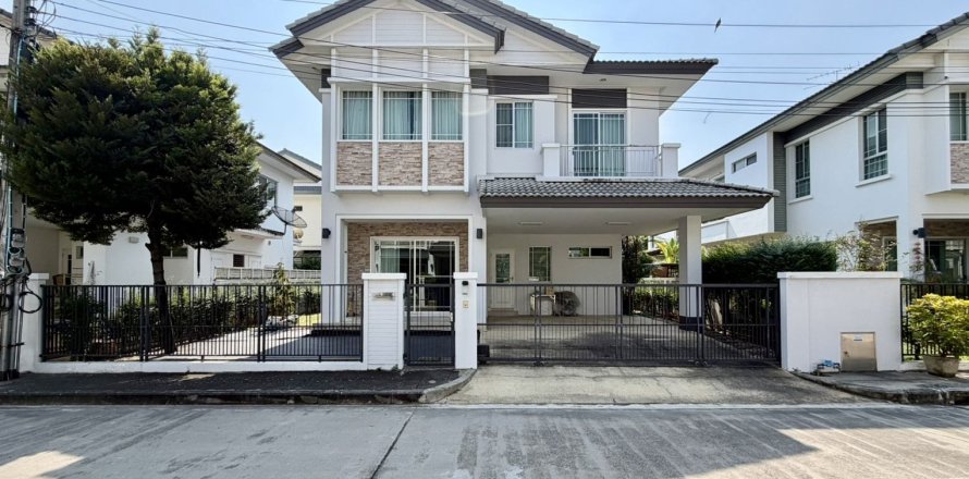House in Pak Kret, Thailand 3 bedrooms № 159082