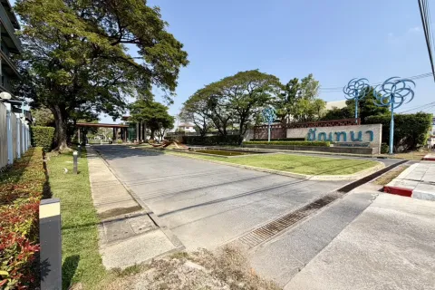 House in Pak Kret, Thailand 3 bedrooms № 159082 - photo 17