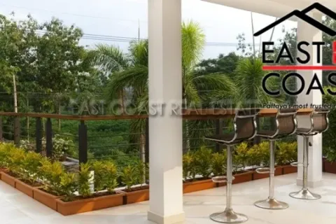 Casa de 4 dormitorios en Pattaya, Tailandia № 213937 - foto 4