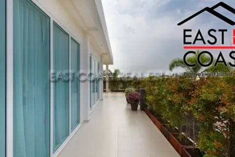Casa de 4 dormitorios en Pattaya, Tailandia № 213937 - foto 6