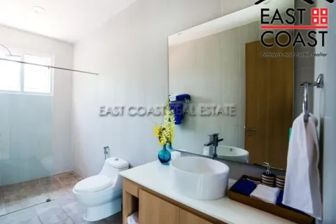 Casa de 4 dormitorios en Pattaya, Tailandia № 213937 - foto 18