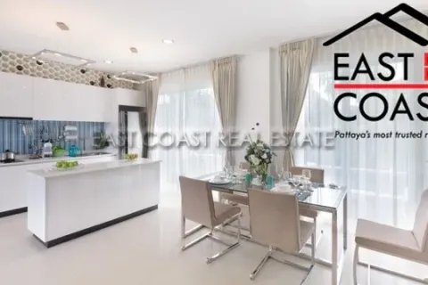 Casa de 4 dormitorios en Pattaya, Tailandia № 213937 - foto 8
