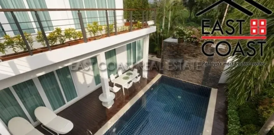 Casa de 4 dormitorios en Pattaya, Tailandia № 213937