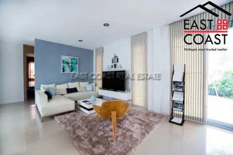Casa de 4 dormitorios en Pattaya, Tailandia № 213937 - foto 9
